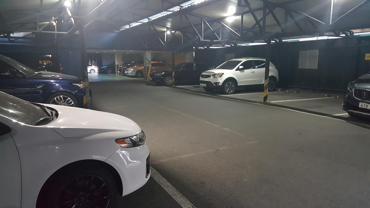 Motel Iu Changwon Bagian luar foto