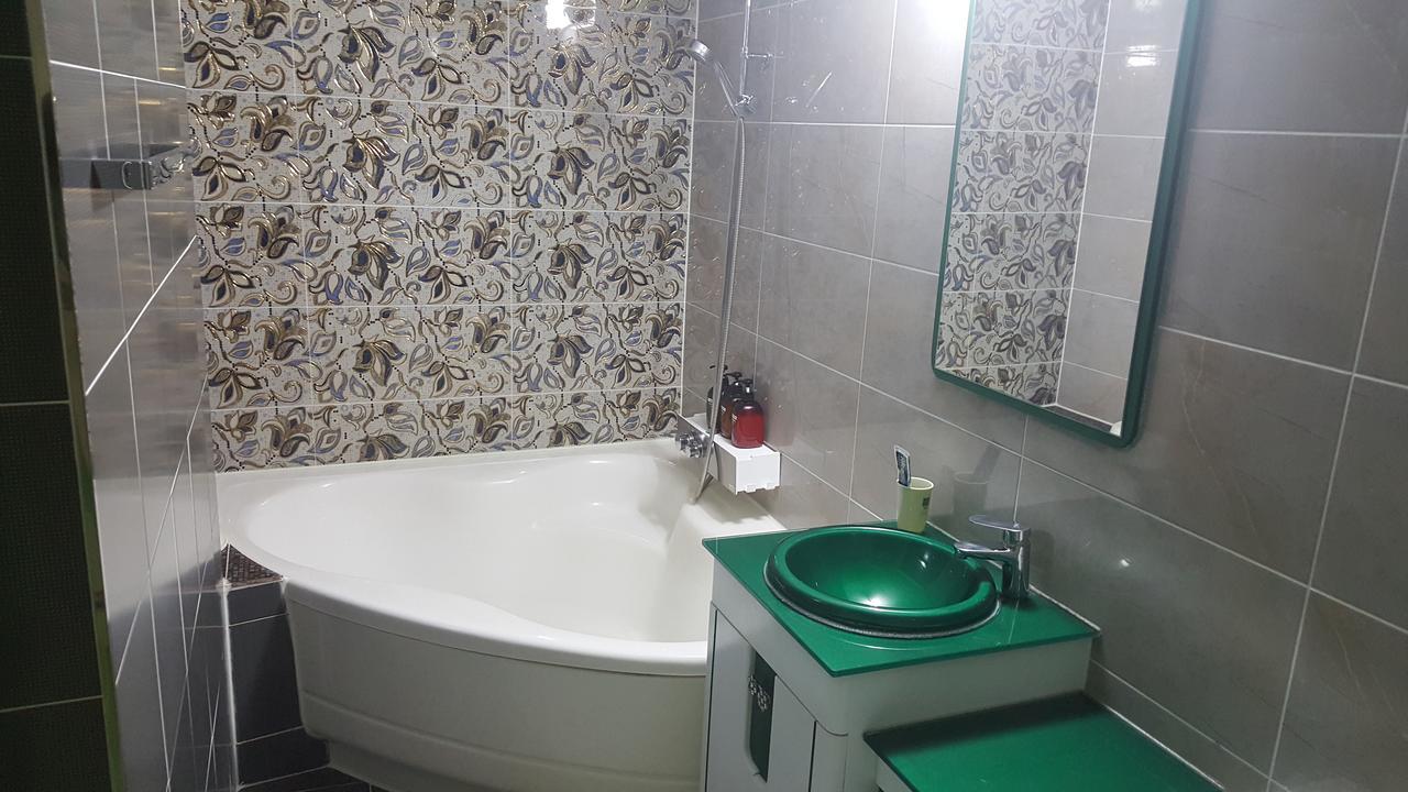 Motel Iu Changwon Bagian luar foto