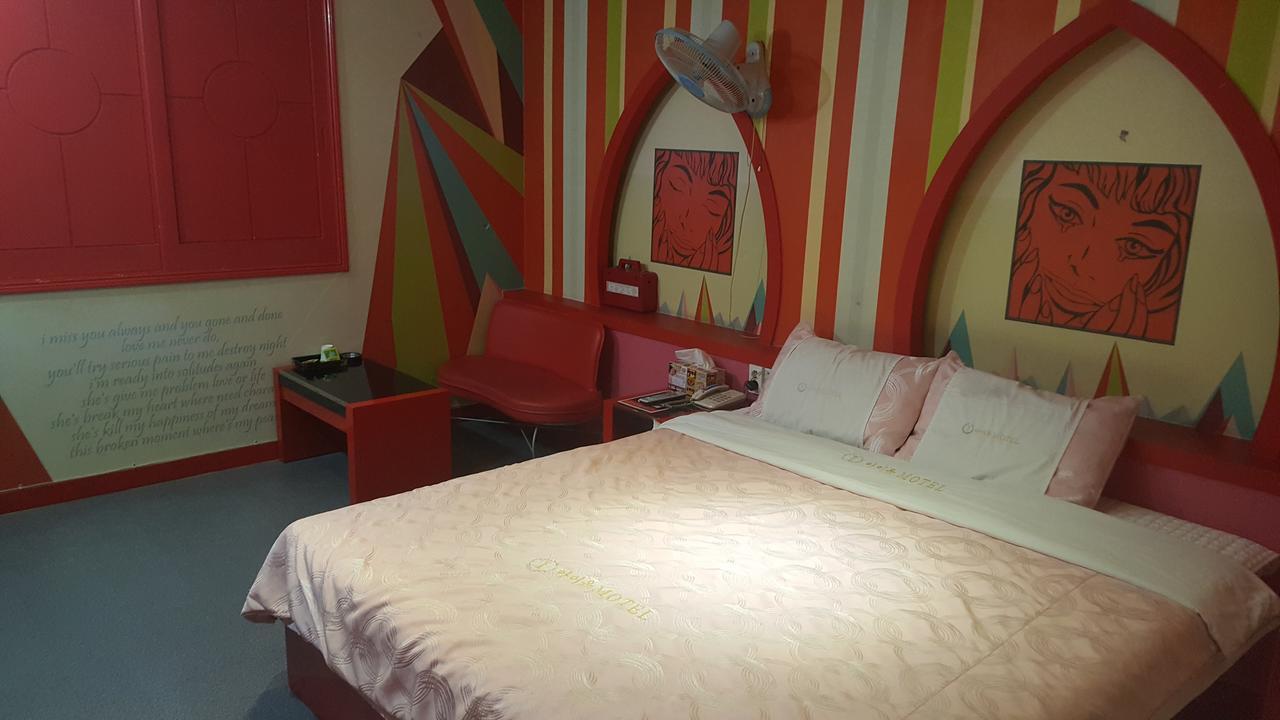 Motel Iu Changwon Bagian luar foto